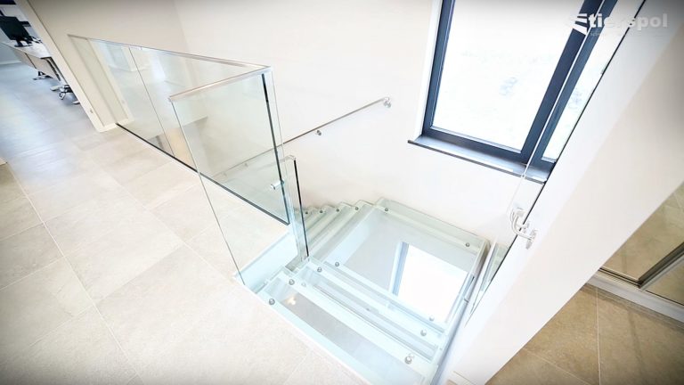 Stylowe i trwałe schody szklane zamontowane fachowo