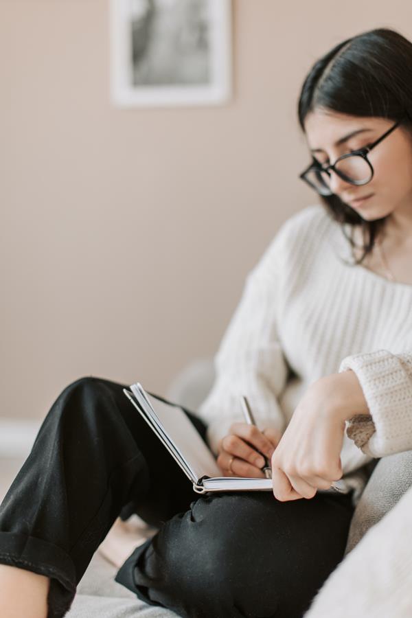 Książki, które inspirują do nauki – co znajdziesz w księgarni edukacyjnej?